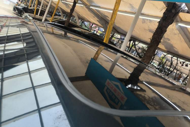 Used Dongfeng Aeolus Huge 2022 Mach Dual-Motor 1.5T MHD Dare-to-Dream Edition
