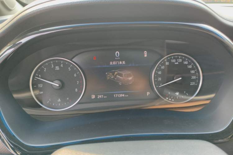 Used Buick GL8 2021 Land Cruiser Executive Class 652T Luxury Model

