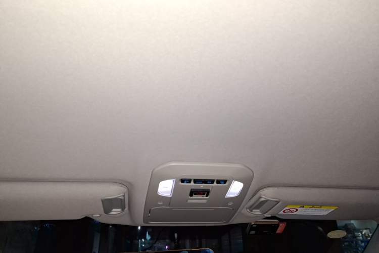 Used Toyota Highlander 2022 Dual-Engine 2.5L Two-Wheel Drive Elite Edition 7-Seater Headliner