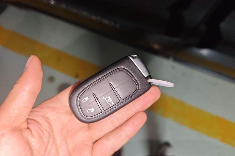 Used Jeep Commander 2018 2.0T Two-Wheel Drive Enjoyment Version China VI Emission Standard