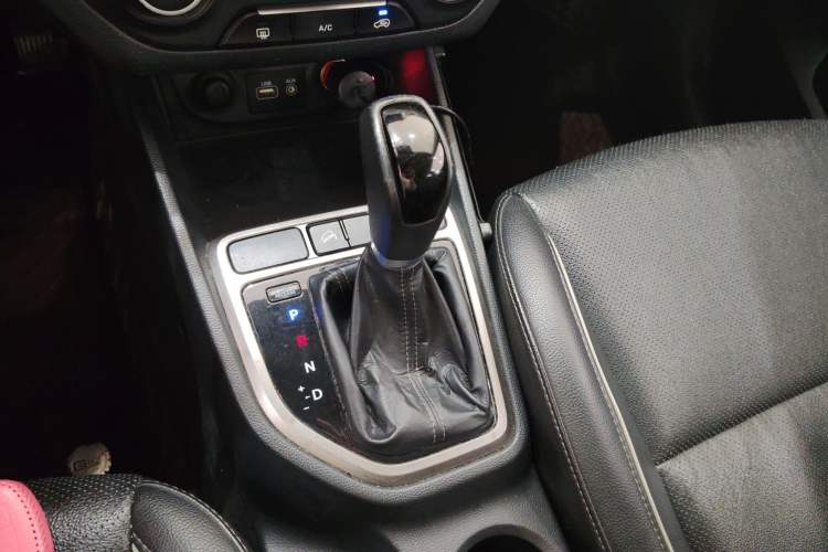 Used Hyundai ix25 2015 1.6L Automatic Two-Wheel Drive Smart GLS Trim
