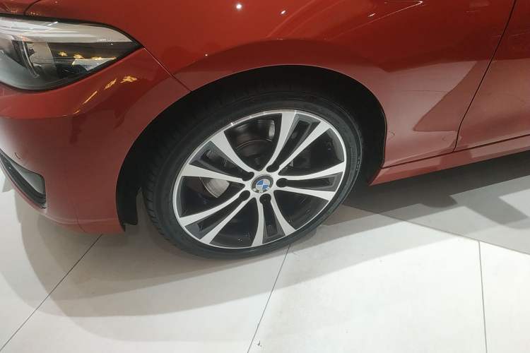 Used BMW 2 Series 2019 225i Sport Design Package Left Front Wheel Hub