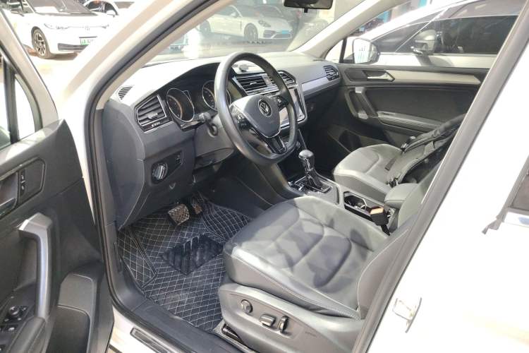 Used Volkswagen Tiguan L 2021 330TSI Automatic Two-Wheel Drive Smart Edition
