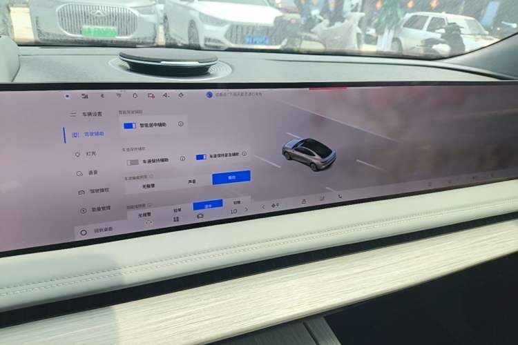 Used Geely Galaxy E8 2024 665 km Range Rear-Drive Starship Long-Range Version Audio And AC Panel