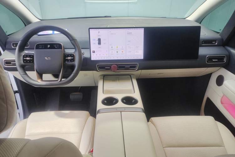 Used Li Auto MEGA 2025 Home Family Special Edition Center Console
