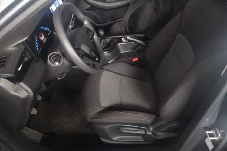 Used Roewe i5 2023 1.5L Manual Comfort Edition Left Front Seat