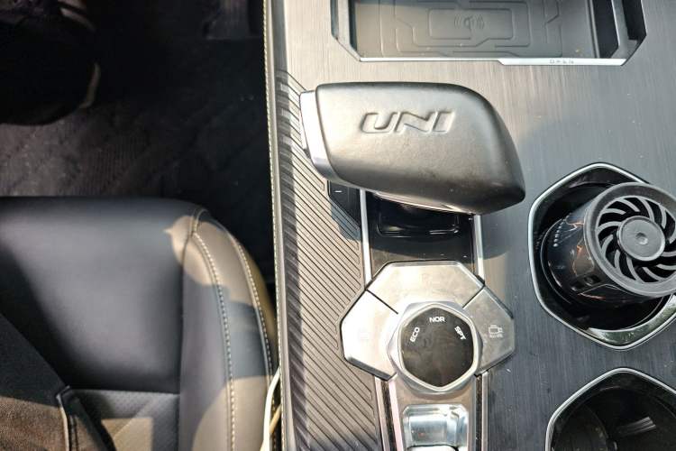 Used CHANGAN UNI-K 2023 2.0T Two-Wheel Drive Enjoyment Version
