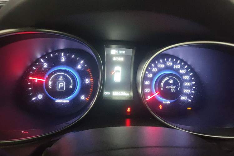 Used Hyundai Grand SantaFe 2013 2.2T 7-Seater Four-Wheel-Drive Flagship Edition Instrument Cluster