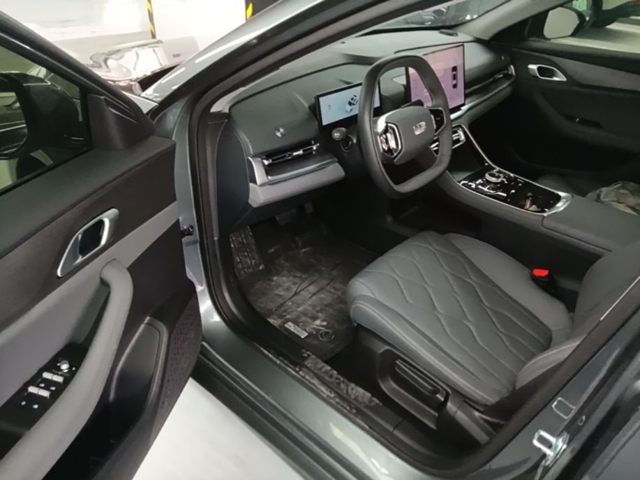 Geely Galaxy A7 2025 Model EM-i 70km Luxury Edition — снимка 18