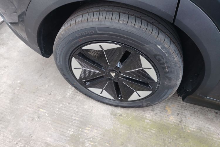 Used Deepal S07 2025 215Max Deep Blue Intelligent Driving AD PRO Range-Extended Version
