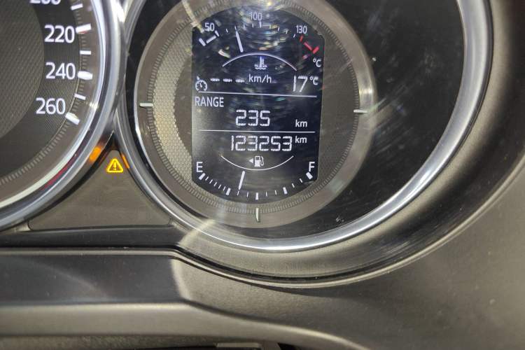 Used Mazda CX-5 2017 2.0L Automatic 2WD Smart Enjoyment Version China V Standard Odometer Close Up