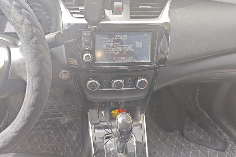 Used Nissan Sylphy 2016 1.6XV CVT Smart Enjoyment Version Audio And AC Panel