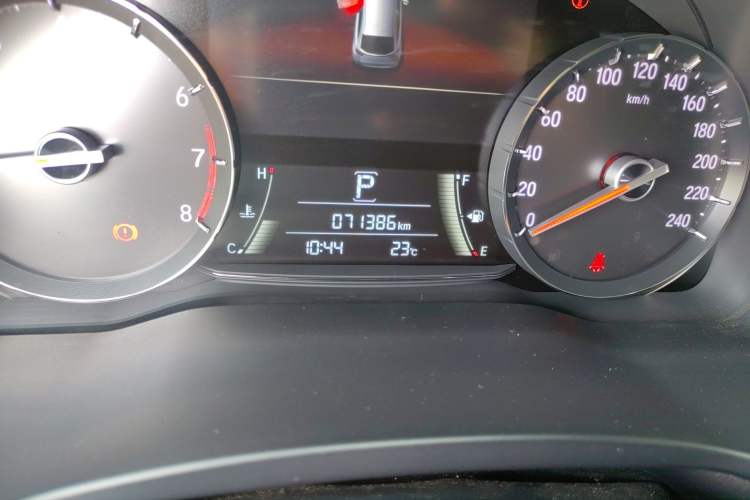 Used Honda Avancier 2019 240TURBO Two-Wheel Drive Elite Edition Odometer Close Up