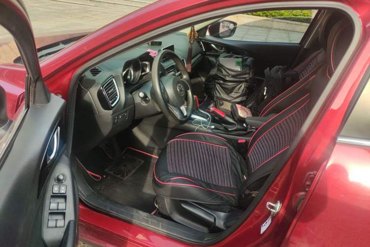 Used Mazda Mazda 3 Axela 2016 Sedan 1.5L Automatic Comfort Model
