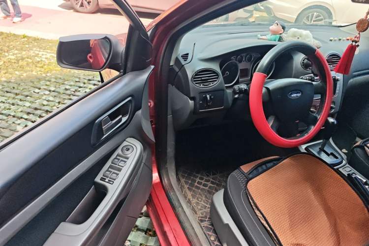 Used Ford Focus 2013 Hatchback Classic 1.8L Automatic Base Model Driver Seat