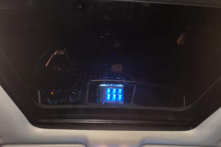 Used Toyota Highlander 2018 2.0T Four-Wheel Drive Luxury Edition 7 Seats China V Emission Standard