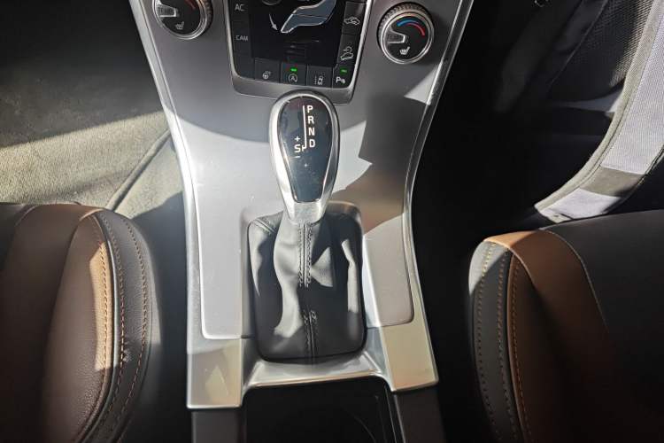 Used Volvo XC60 2017 T5 AWD Smart Upgrade Edition