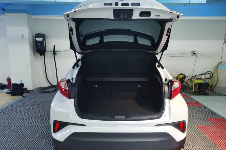 Used Toyota IZOA 2021 Dual-Motor 2.0L Yixiang Edition