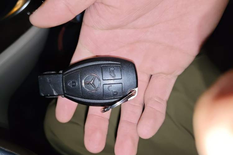 Used Mercedes-Benz Vito 2021 2.0T Business Version 7 Seats Vehicle Key