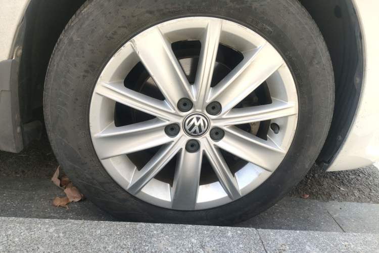 Used Volkswagen Polo 2014 1.4L Automatic Comfort Edition