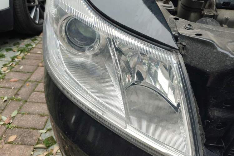 Used Skoda Octavia 2013 1.6L Manual Yijun Edition Right Front Headlight