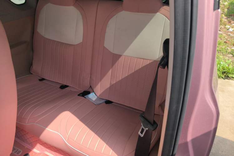 Used Geely Galaxy Panda 2023 Panda Mini 200km Endurance Bear Left Rear Seat