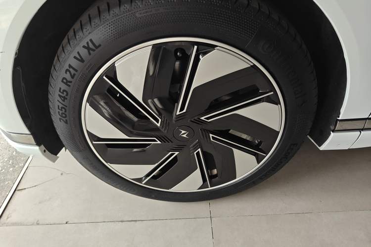 Used Dongfeng eπ eπ008 2024 636Max All-Electric Version 6 Seats Left Front Wheel Hub