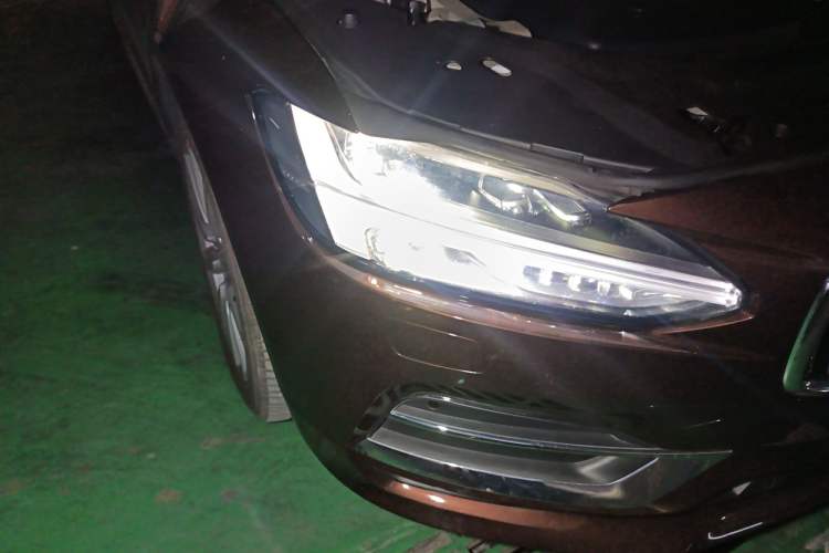 Used Volvo S90 2020 Facelift T5 Smart & Luxurious Edition