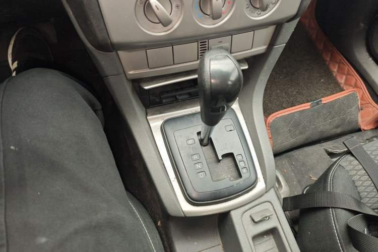 Used Ford Focus 2013 Hatchback Classic 1.8L Automatic Base Model Gear Lever