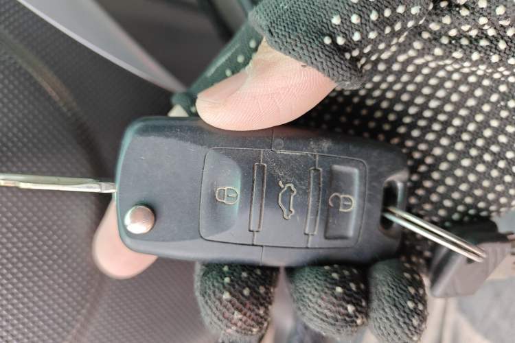 Used FAW Weizhi V2 2010 1.3L AMT Flagship Version