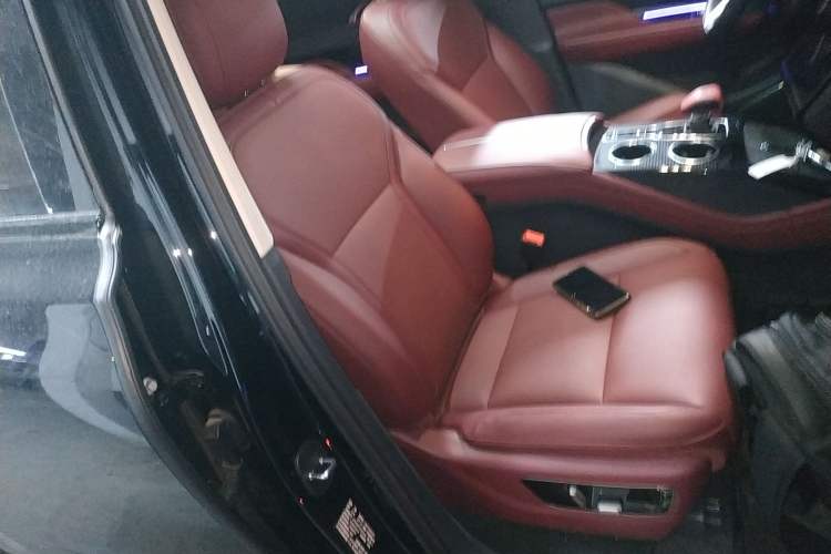 Used Hongqi HS3 PHEV 2025 Model 125km Jingwei PLUS 2 Millionth Anniversary Edition
