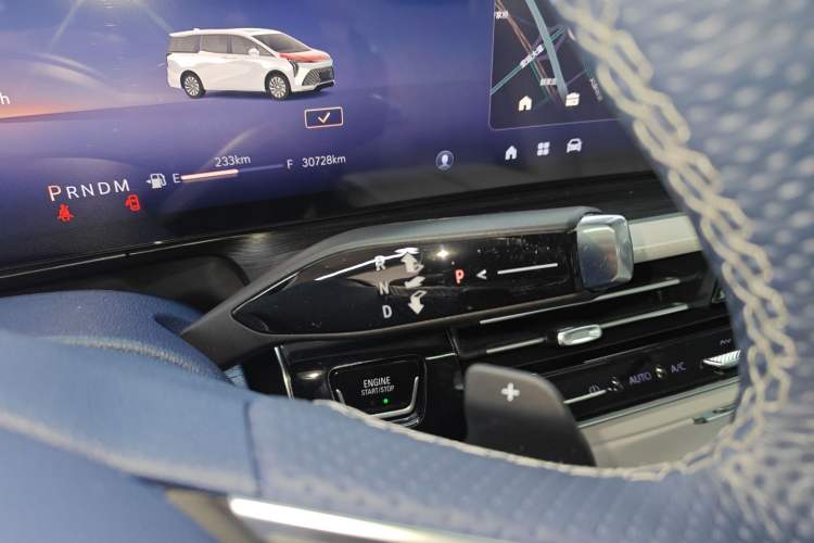 Used Buick Century 2023 2.0T Six-Seater Yinshi Edition Gear Lever