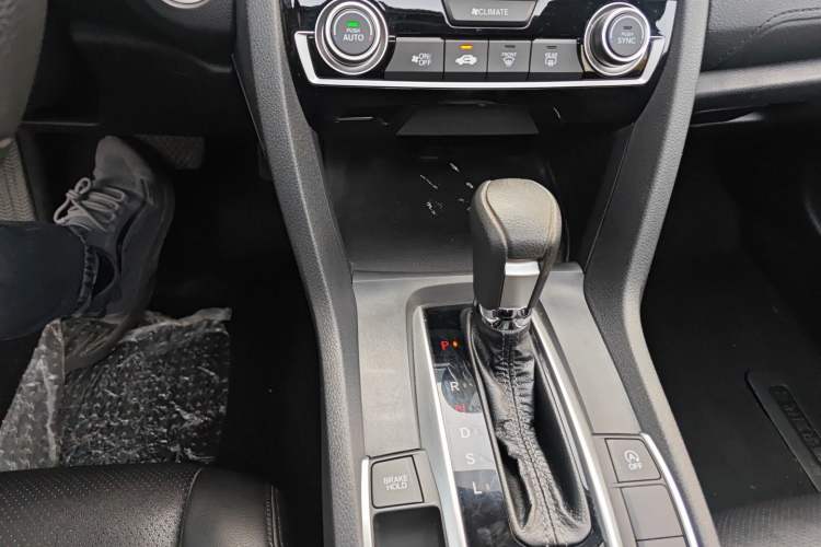 Used Honda Civic 2019 180TURBO CVT Shangdong Edition China V Gear Lever