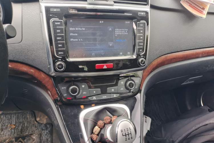 Used Haval H6 2015 Sport Edition 1.5T Manual Two-Wheel Drive Elite Model Audio And AC Panel