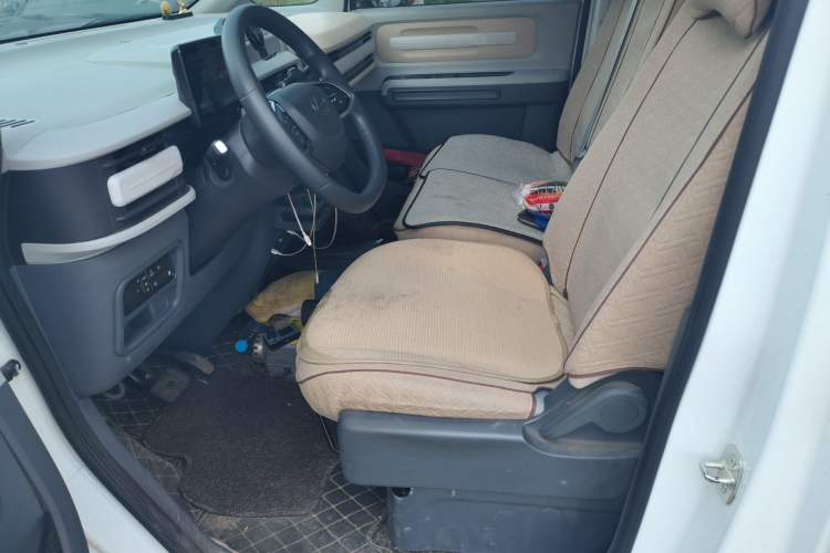 Used SAIC MAXUS Dana V1 2024 V1 Long Wheelbase High Roof (51 kWh)
