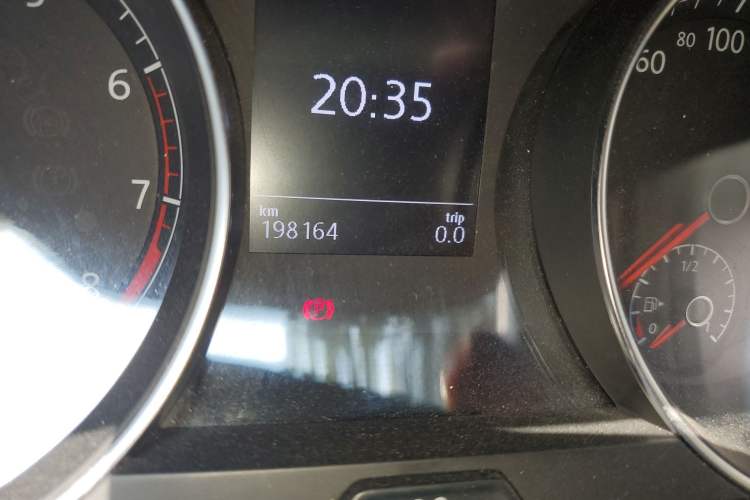 Used Volkswagen Golf 2016 230TSI Manual Comfort Version Odometer Close Up