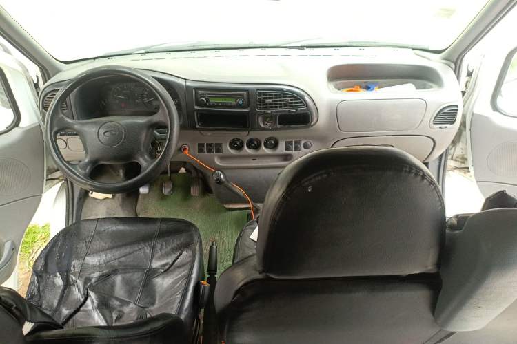 Used Ford Classic Transit 2013 2.8T Diesel Van Short Wheelbase Mid-Roof JX493ZLQ4 Center Console