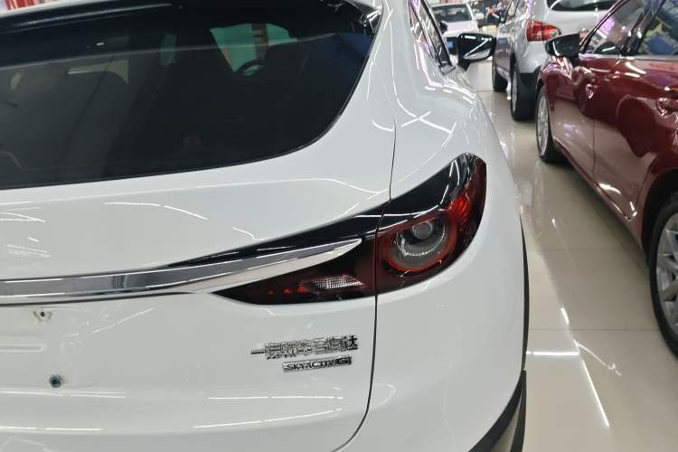 Used Mazda CX-4 2020 2.0L Automatic Two-Wheel Drive Blue Sky Dynamic Edition Right Rear Taillight