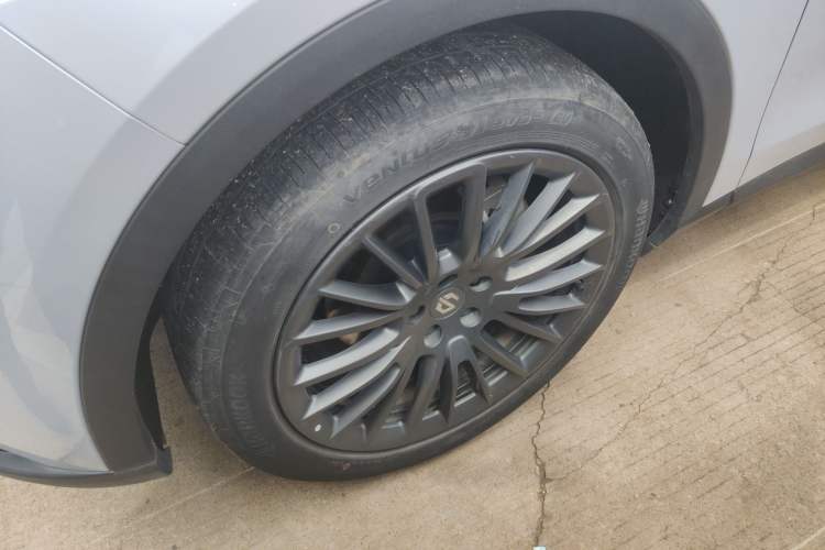 Used Leapmotor C11 2023 Pure Electric 500 Comfort Edition Left Front Wheel Hub