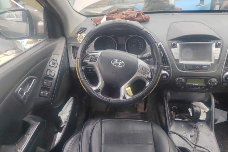 Used Hyundai ix35 2013 2.0L Automatic Two-Wheel Drive Smart GLS China IV Standard
