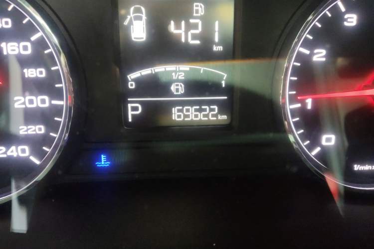 Used Roewe RX5 2016 20T Two-Wheel Drive Automatic Internet Smart Edition
