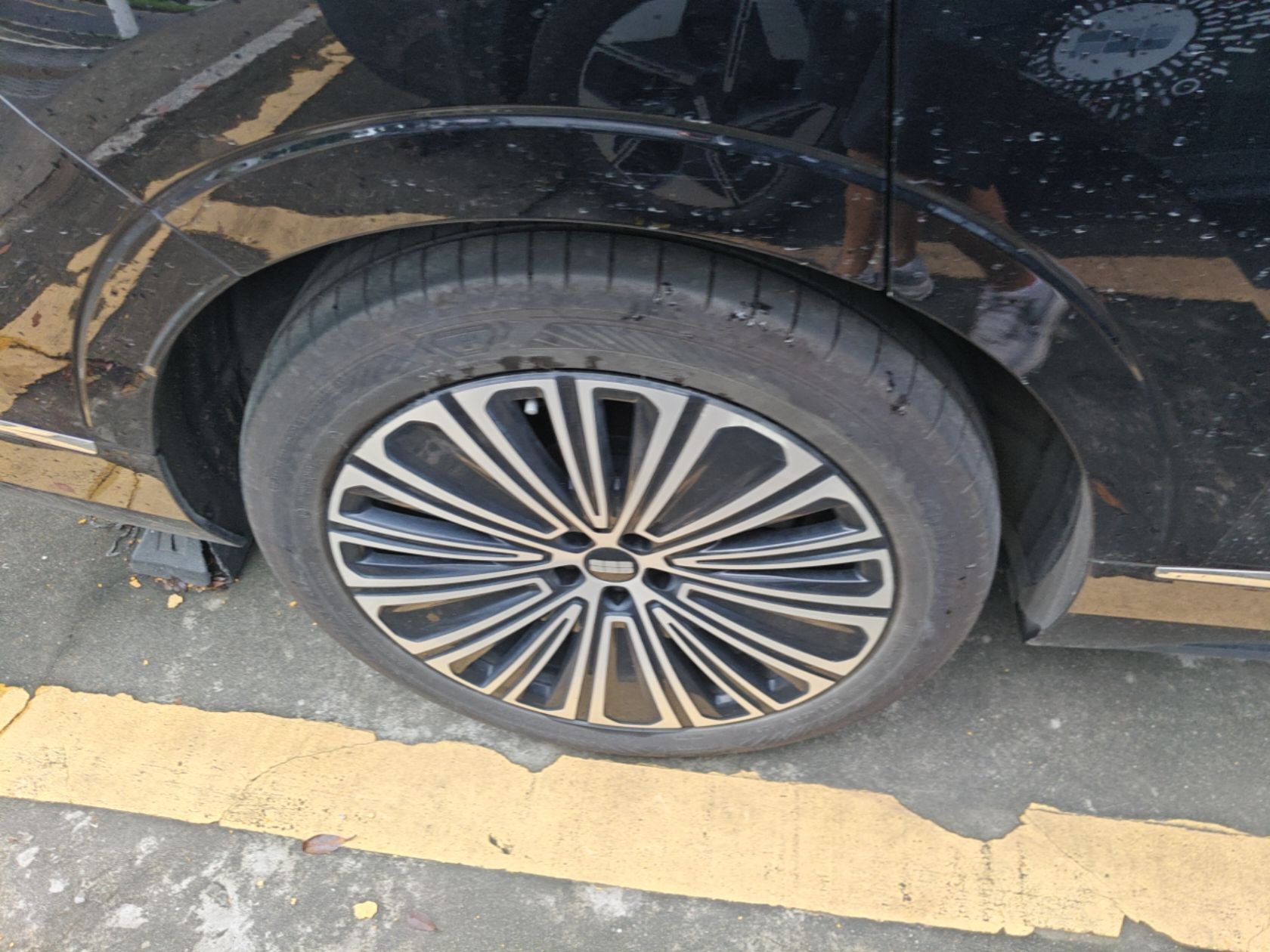 Geely Galaxy M9 2025 Model 210km Four-Wheel-Drive Leading Edition — снимка 11