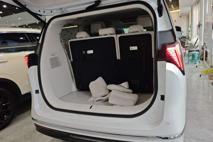 Used Buick GL8 New Energy 2024 Lu Zun Smart Edition 7-Seater
