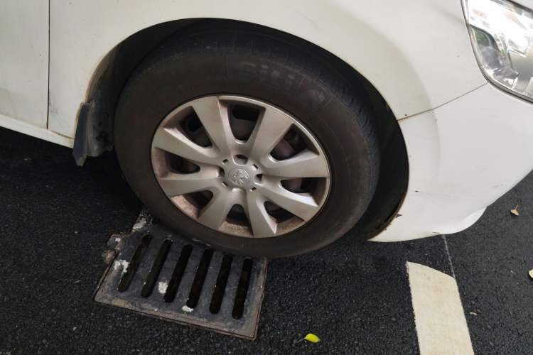 Used Peugeot 301 2014 1.6L Automatic Comfort Edition
