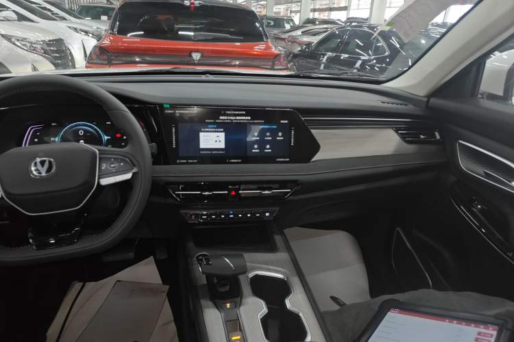Used CHANGAN CS75 2025 Model PRO 1.5T Enjoyment 7-Seater
