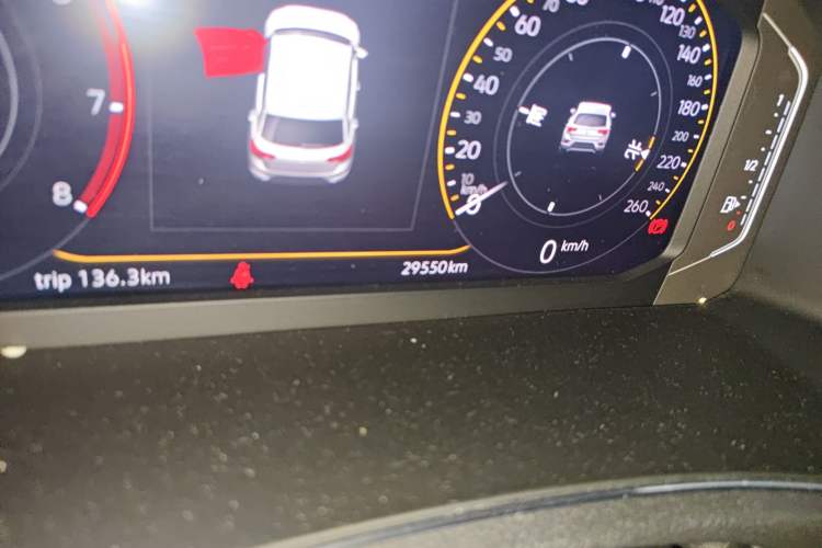 Used Volkswagen T-ROC 2021 280TSI DSG Two-Wheel Drive Luxury Smart Connectivity Version Odometer Close Up