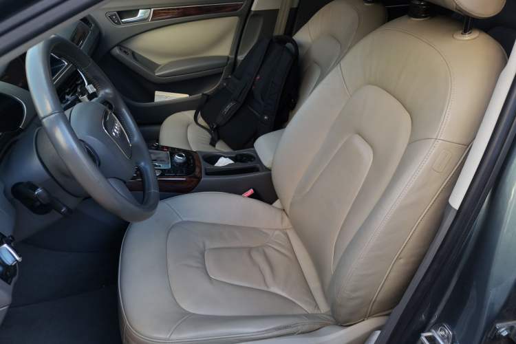 Used Audi A4L 2010 2.0 TFSI Luxury Model
