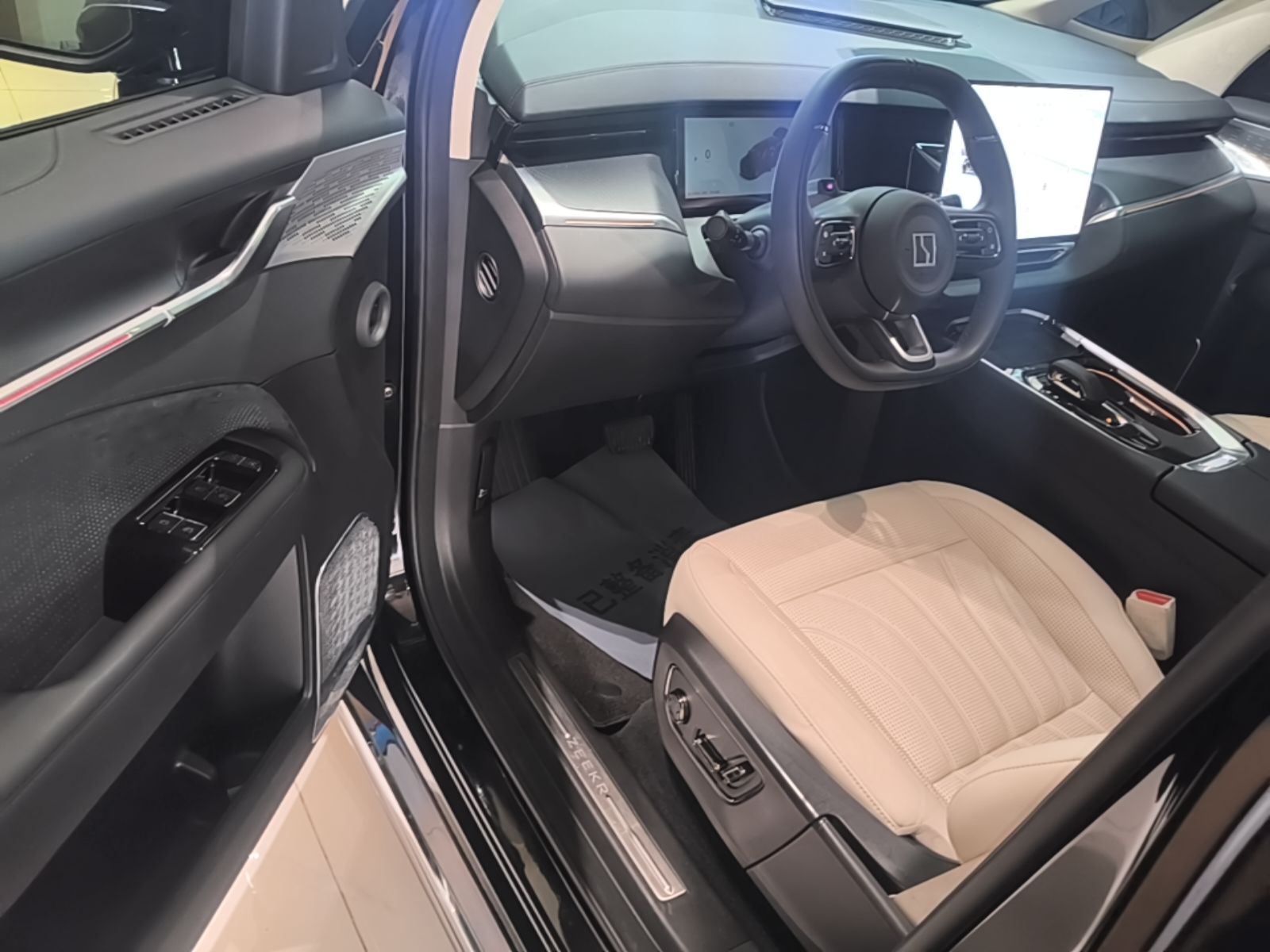 Zeekr 009 2024 GAC Trumpchi — снимка 18