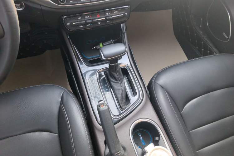 Used GAC Trumpchi GA4 2018 150N Automatic Luxury Edition Gear Lever