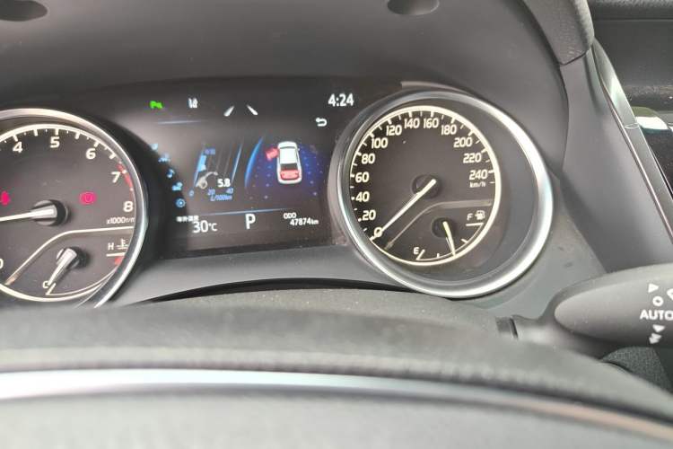 Used Toyota Camry 2021 2.0G Luxury Edition
